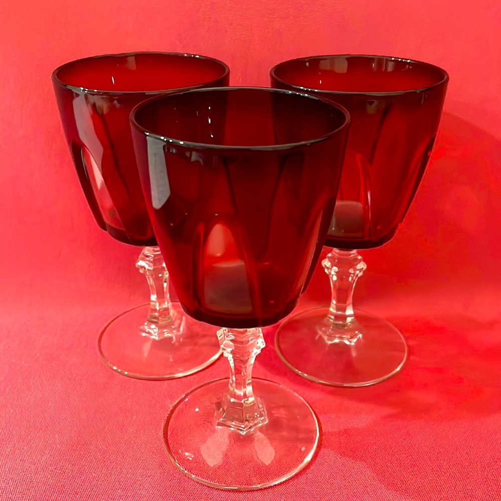 Cristal D'Arques Durand "Gothic" Set of 3 Wine Goblets Red and Clear - W1080